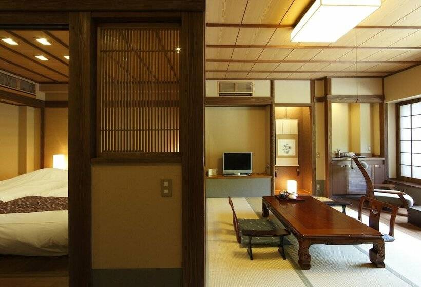 Quarto Estandar, Kira No Sato