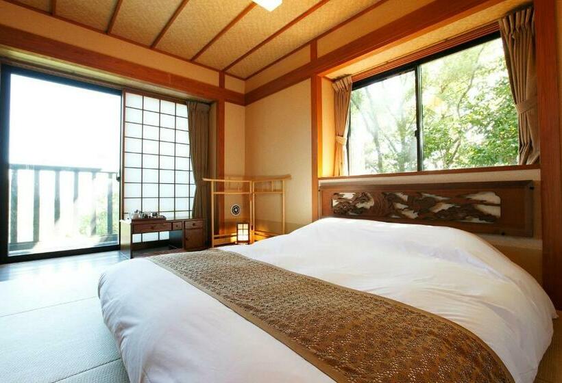 Quarto Estandar, Kira No Sato