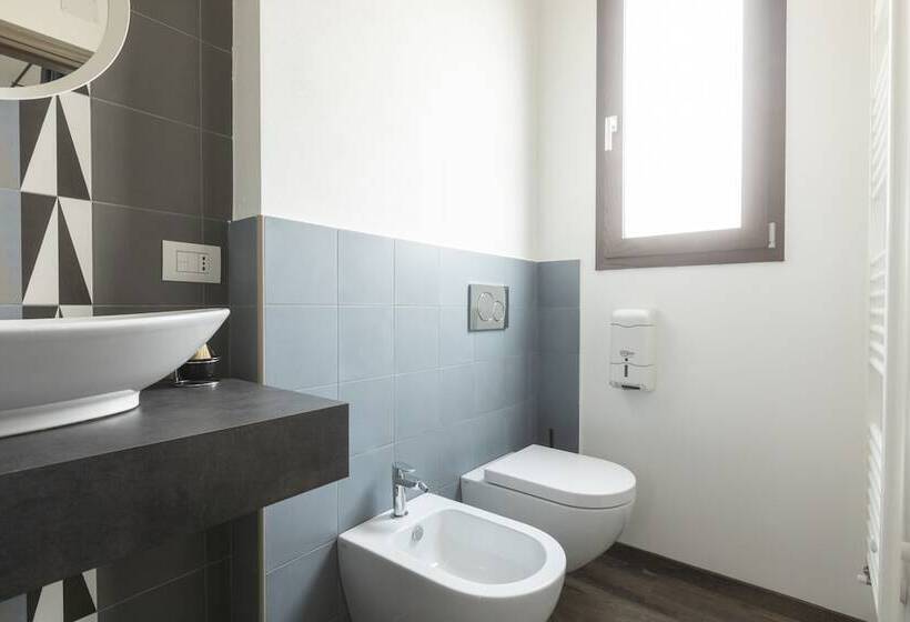 اتاق استاندارد سه نفره, Miceli  Civico 50