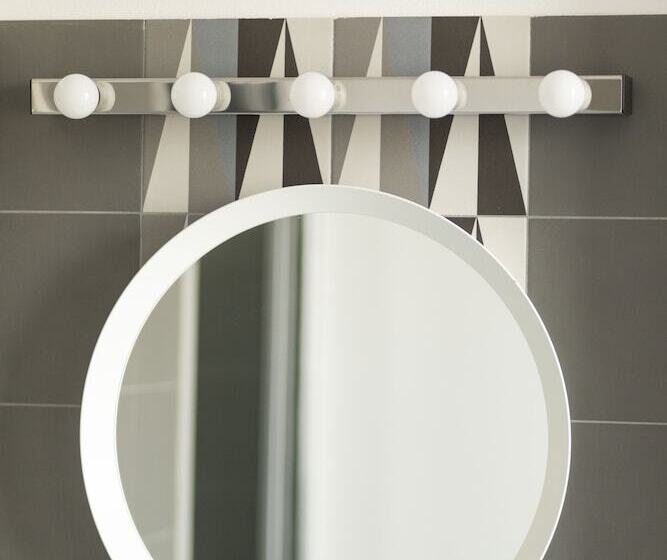 اتاق استاندارد سه نفره, Miceli  Civico 50