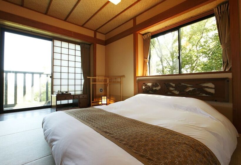 Quarto Estandar, Kira No Sato