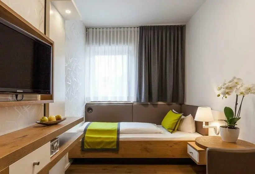 Standard Single Room, Restaurant Hansjakob