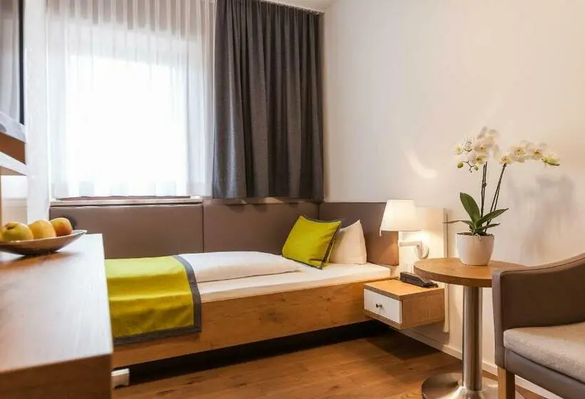 Standard Single Room, Restaurant Hansjakob