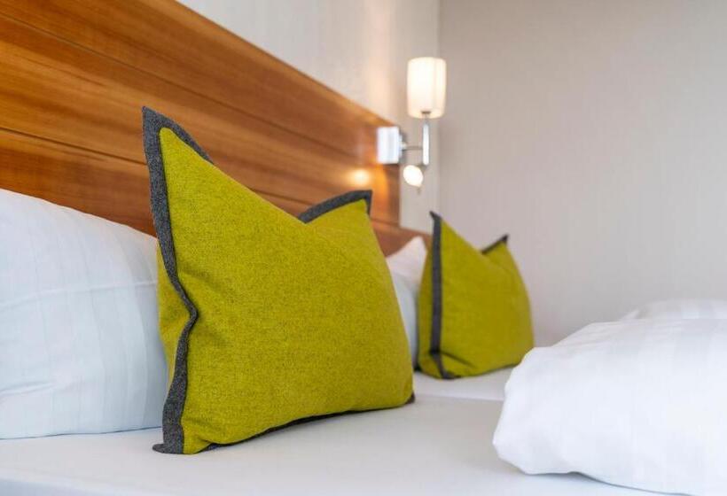 レイクビュースタンダードルーム, Restaurant Hansjakob