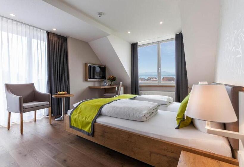 レイクビュースタンダードルーム, Restaurant Hansjakob