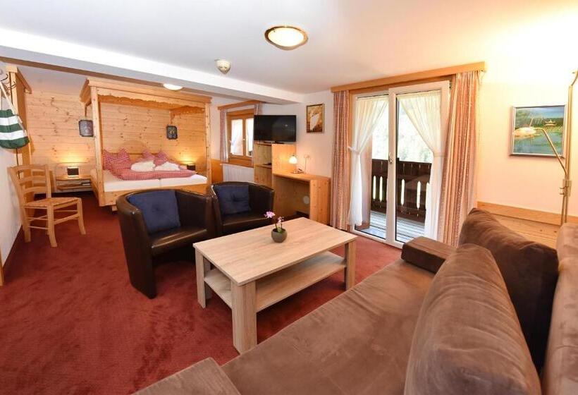 جناح عائلي, Vallüla