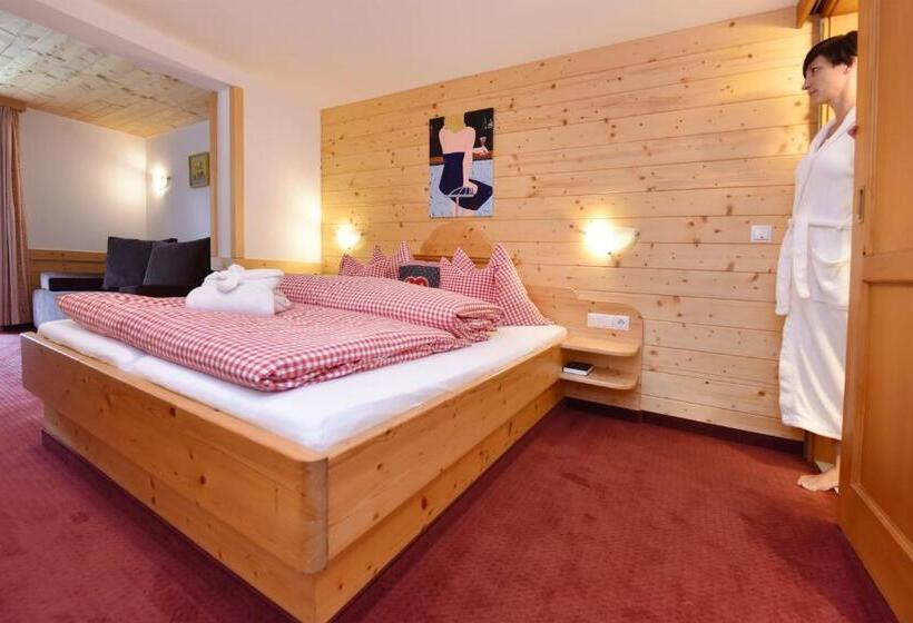 غرفة كومفورت ثلاثية, Vallüla