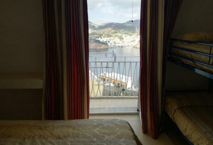 景色の見えるスタンダード４人部屋, Villa Adele Ponza