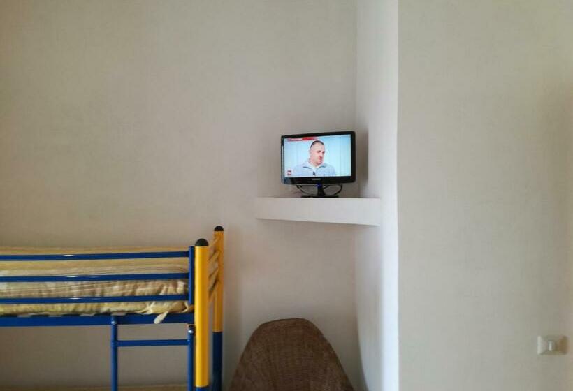 带海景标准四人间, Villa Adele Ponza