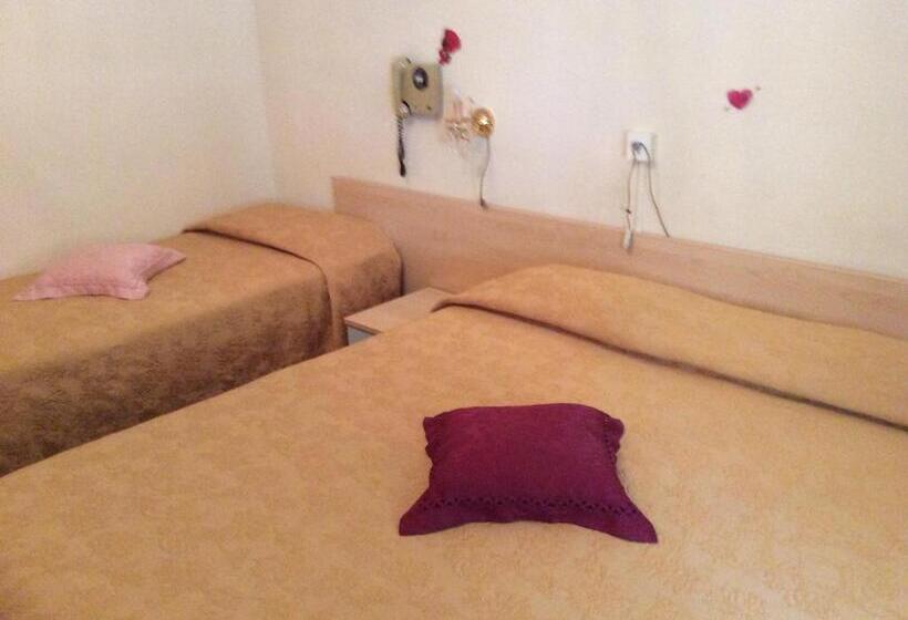 经济型三人房间, Albergo Solana