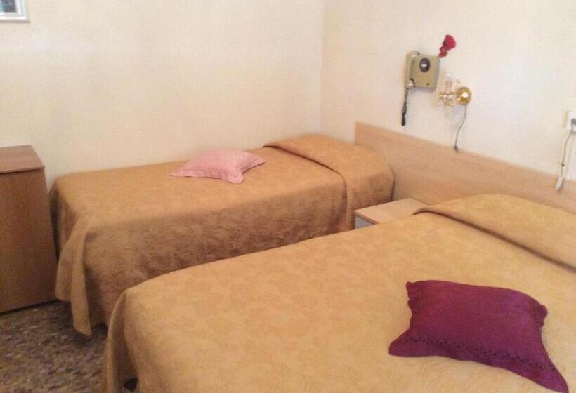 经济型三人房间, Albergo Solana