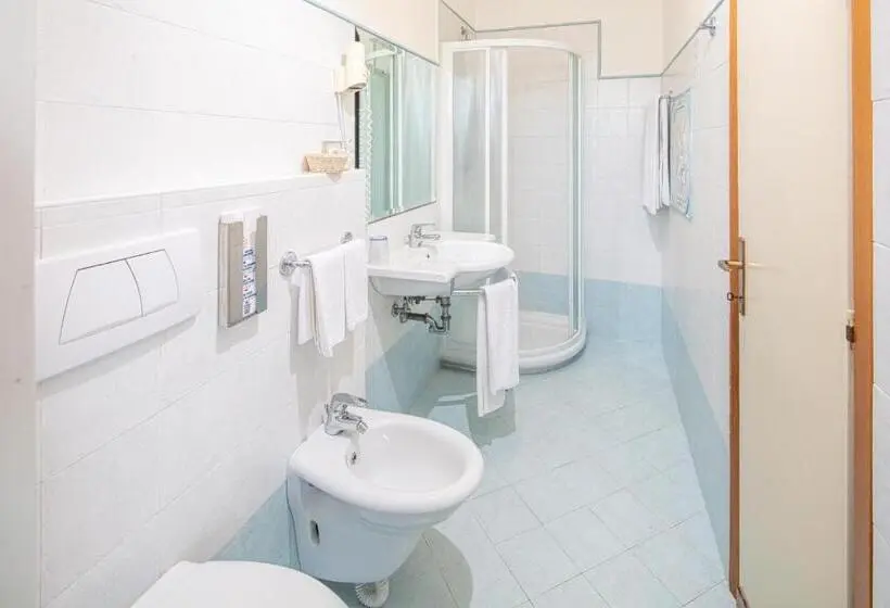 Suite Junior Familiare, Alexander