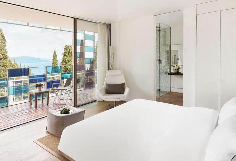 豪华房间, Eden Reserve