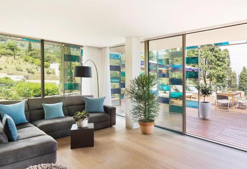 标准三人间, Eden Reserve