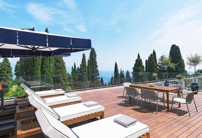 标准三人间, Eden Reserve