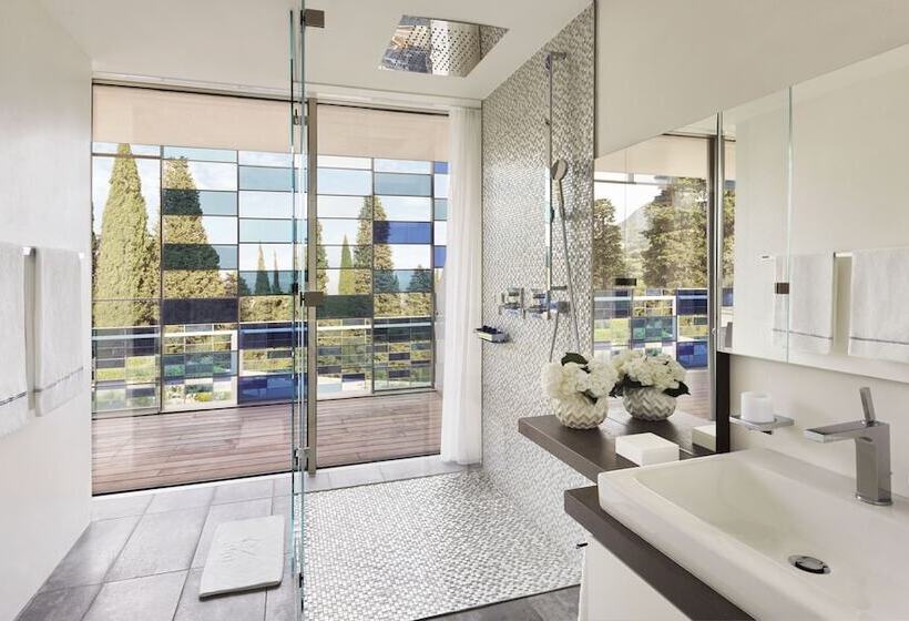 豪华房间, Eden Reserve