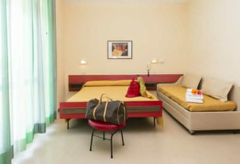 חדר אקונומי, Garden