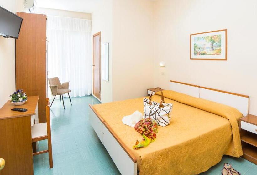 חדר סטנדרט לשלושה עם מרפסת, Garden