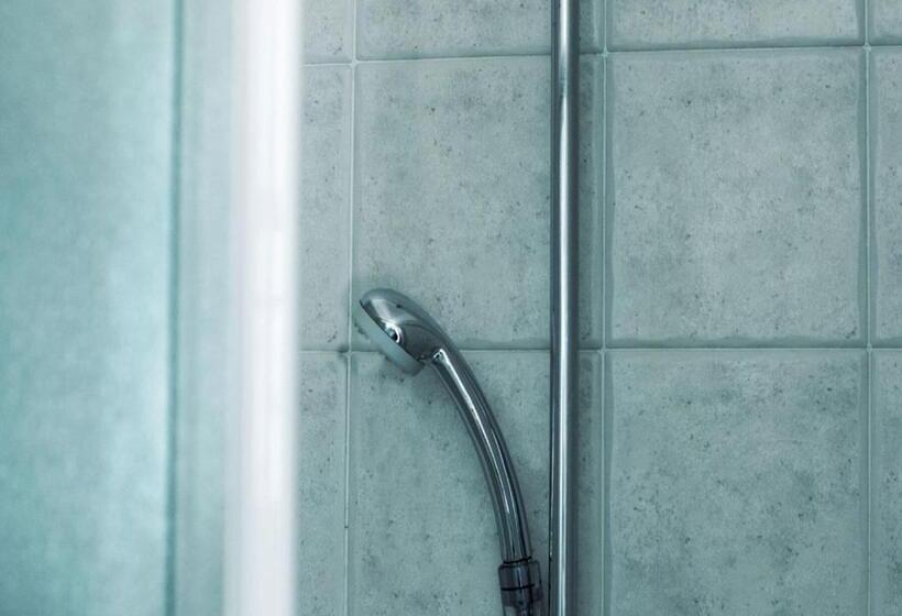 חדר אקונומי, Garden