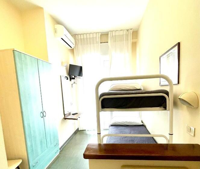 חדר אקונומי, Garden