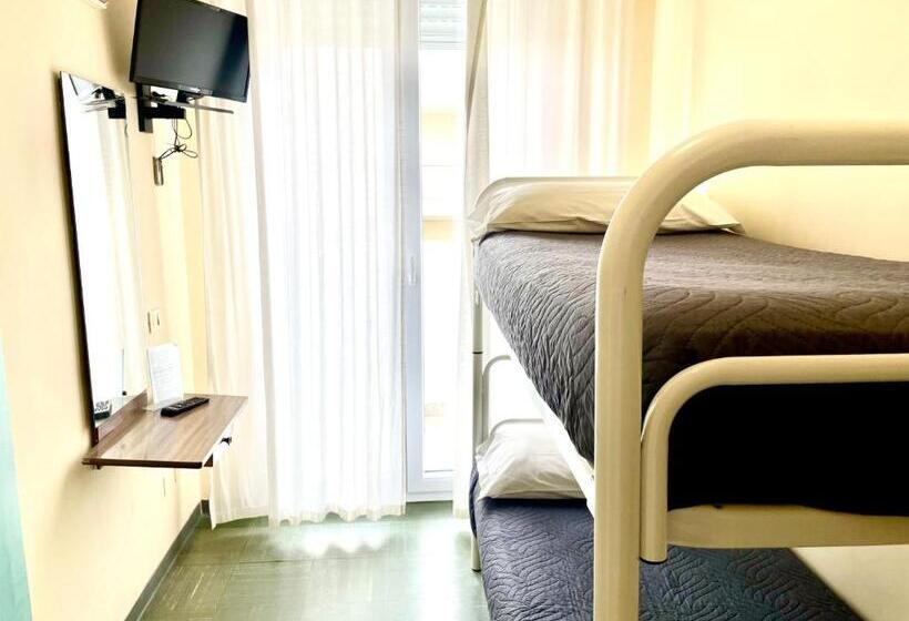 חדר אקונומי, Garden