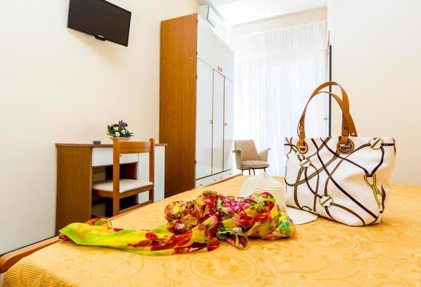 חדר סטנדרטי לחמישה אנשים, Garden