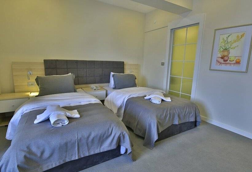 디럭스 룸, Leto City