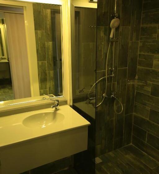 스탠다드 룸, Leto City