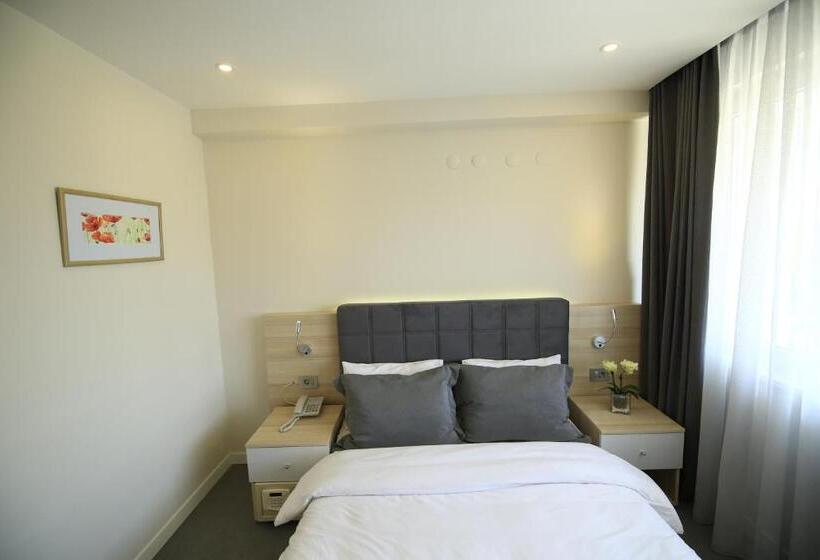 스탠다드 룸, Leto City