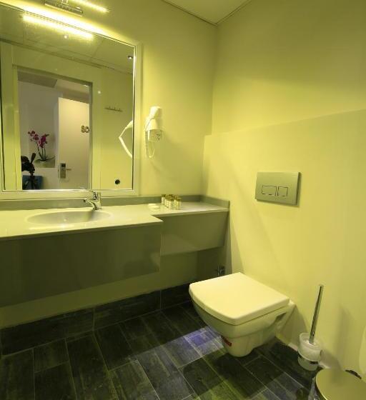 디럭스 룸, Leto City