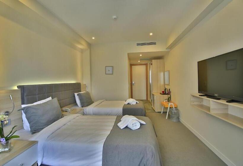 디럭스 룸, Leto City