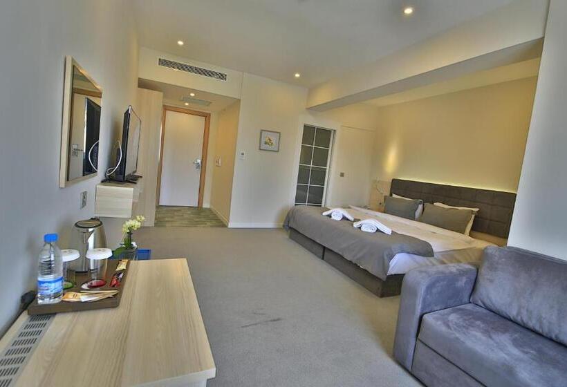 주니어 스위트, Leto City