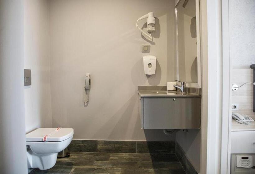 주니어 스위트, Leto City