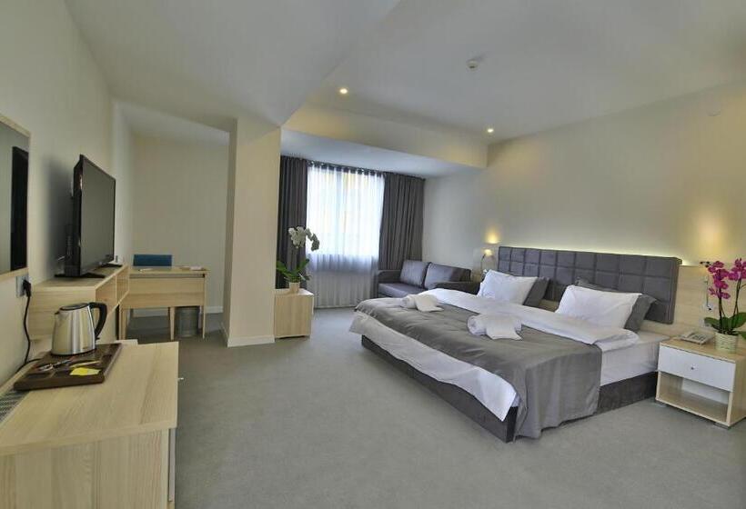 디럭스 스위트, Leto City