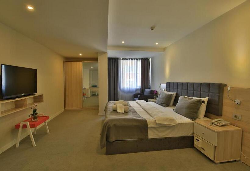 디럭스 스위트, Leto City