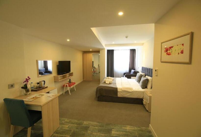 디럭스 스위트, Leto City