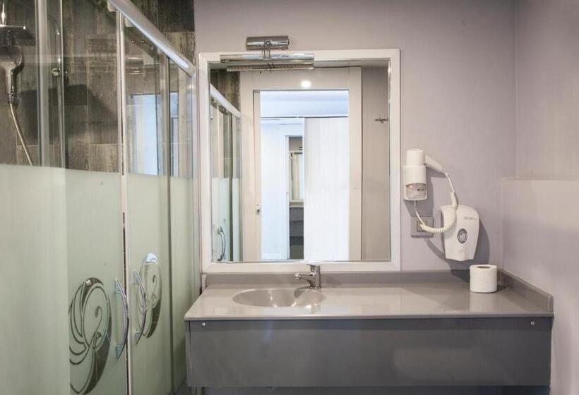 디럭스 룸, Leto City