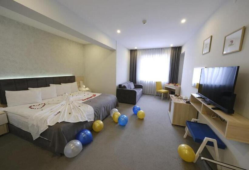 주니어 스위트, Leto City