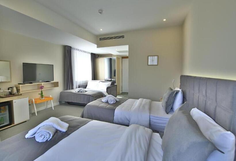 디럭스 스위트, Leto City