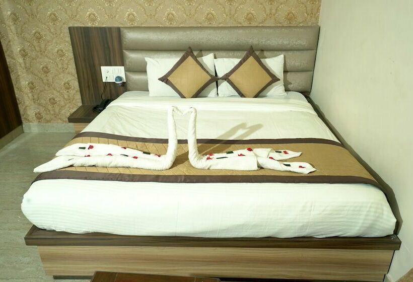 غرفة بريميوم, Maggo