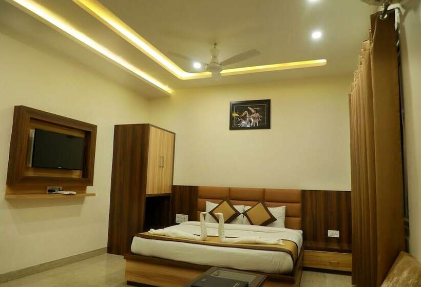 Семейный Номер, Maggo