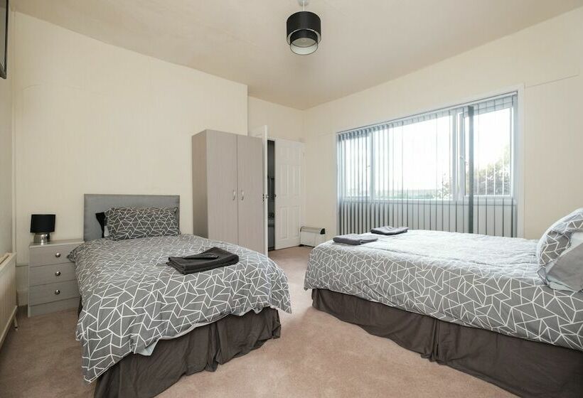 패밀리 룸, The Pickering Park