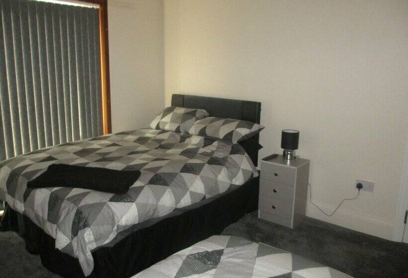 패밀리 룸, The Pickering Park