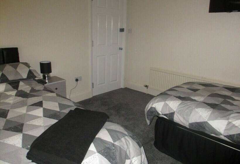 패밀리 룸, The Pickering Park