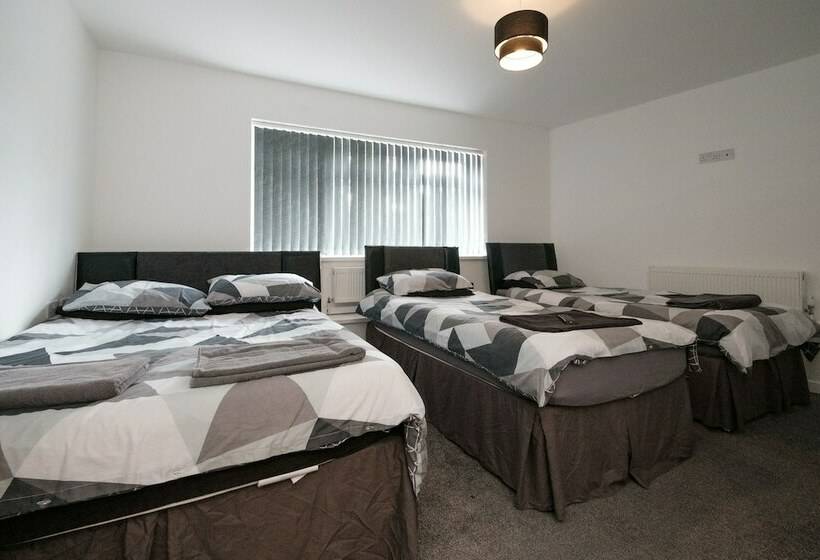 패밀리 룸, The Pickering Park