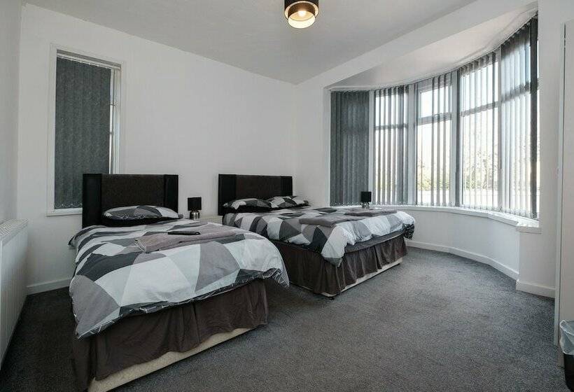 패밀리 룸, The Pickering Park