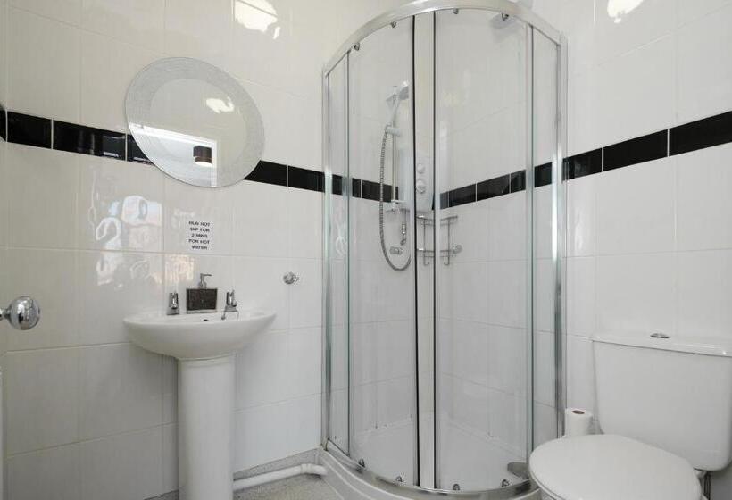 패밀리 룸, The Pickering Park