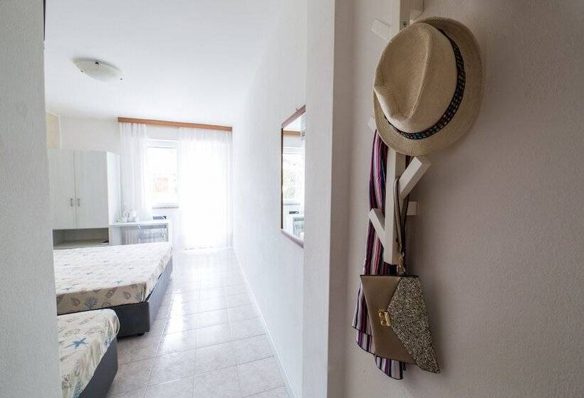 ベーシックトリプルルーム, Villa Franca