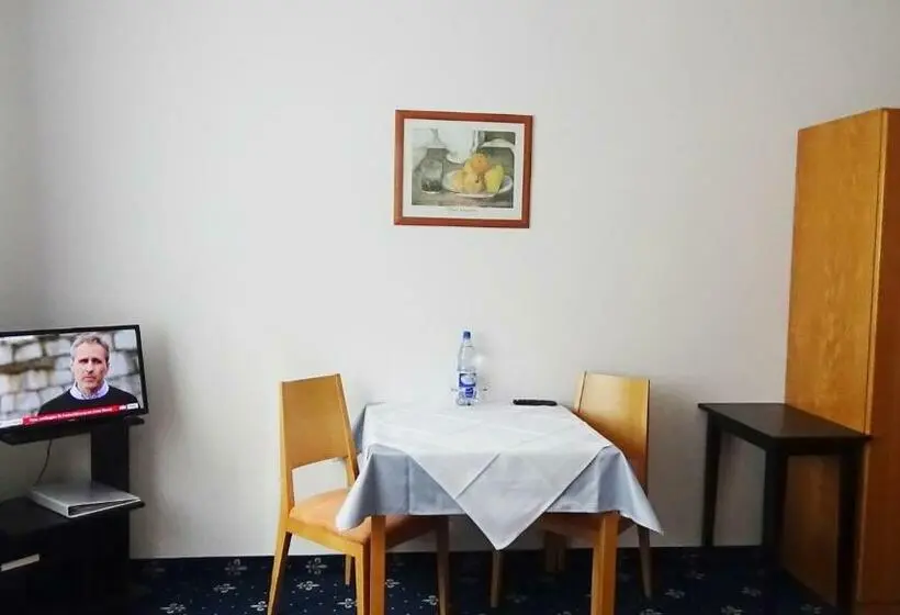Standard Yhden Hengen Huone, Zur Traube