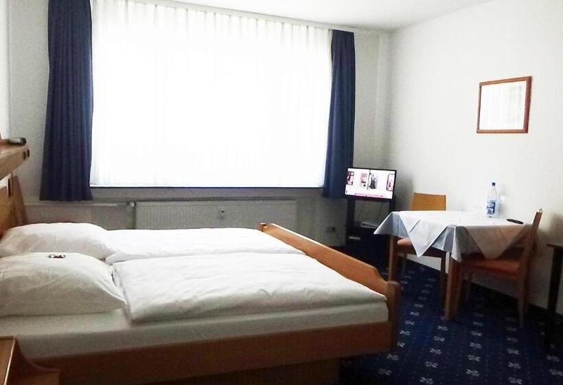 Номер Стандарт, Zur Traube